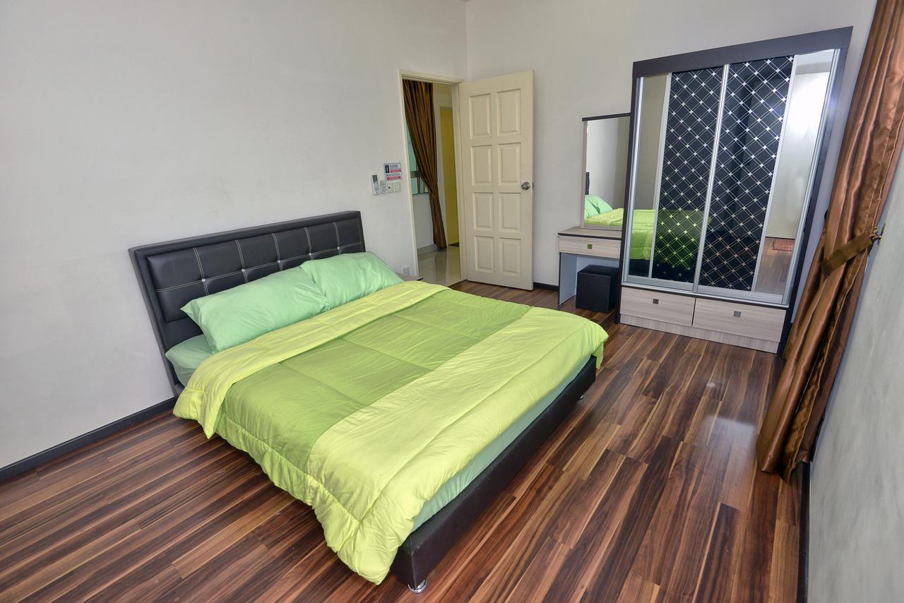 Hits Homestay Bayan Lepas Bagian luar foto
